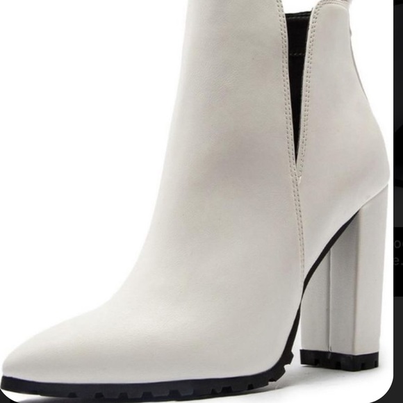 White Log sole  booties - Picture 7 of 11